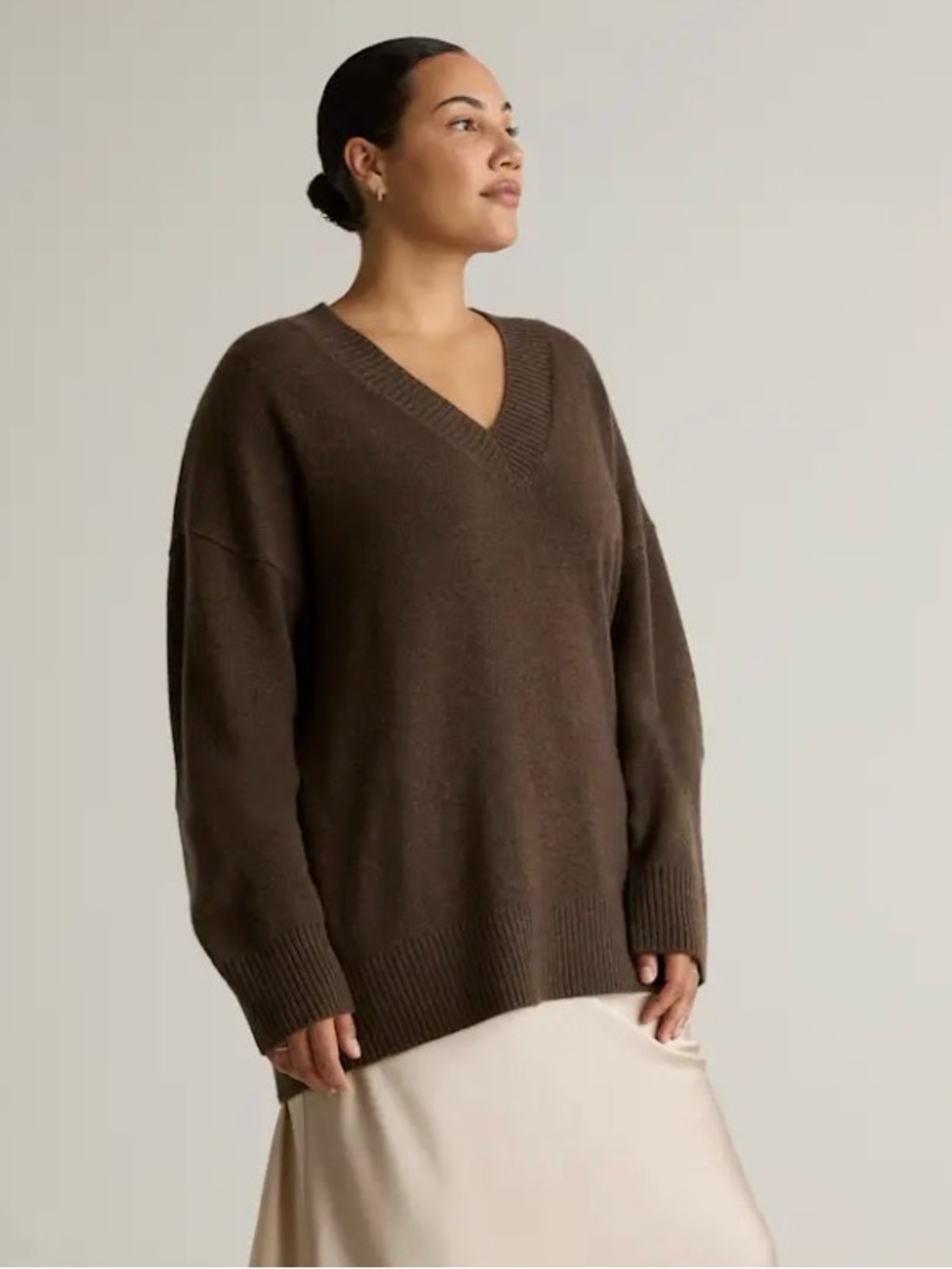 Quince Mongolian Cashmere V-Neck Oversized Sweater in Brown Size L